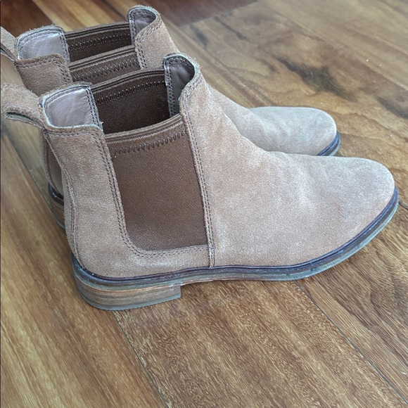 Clarks ankle boots - Picture 2 of 8